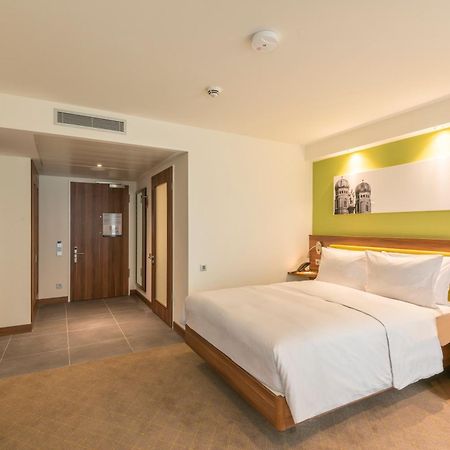 Hampton By Hilton Munich City West Екстериор снимка
