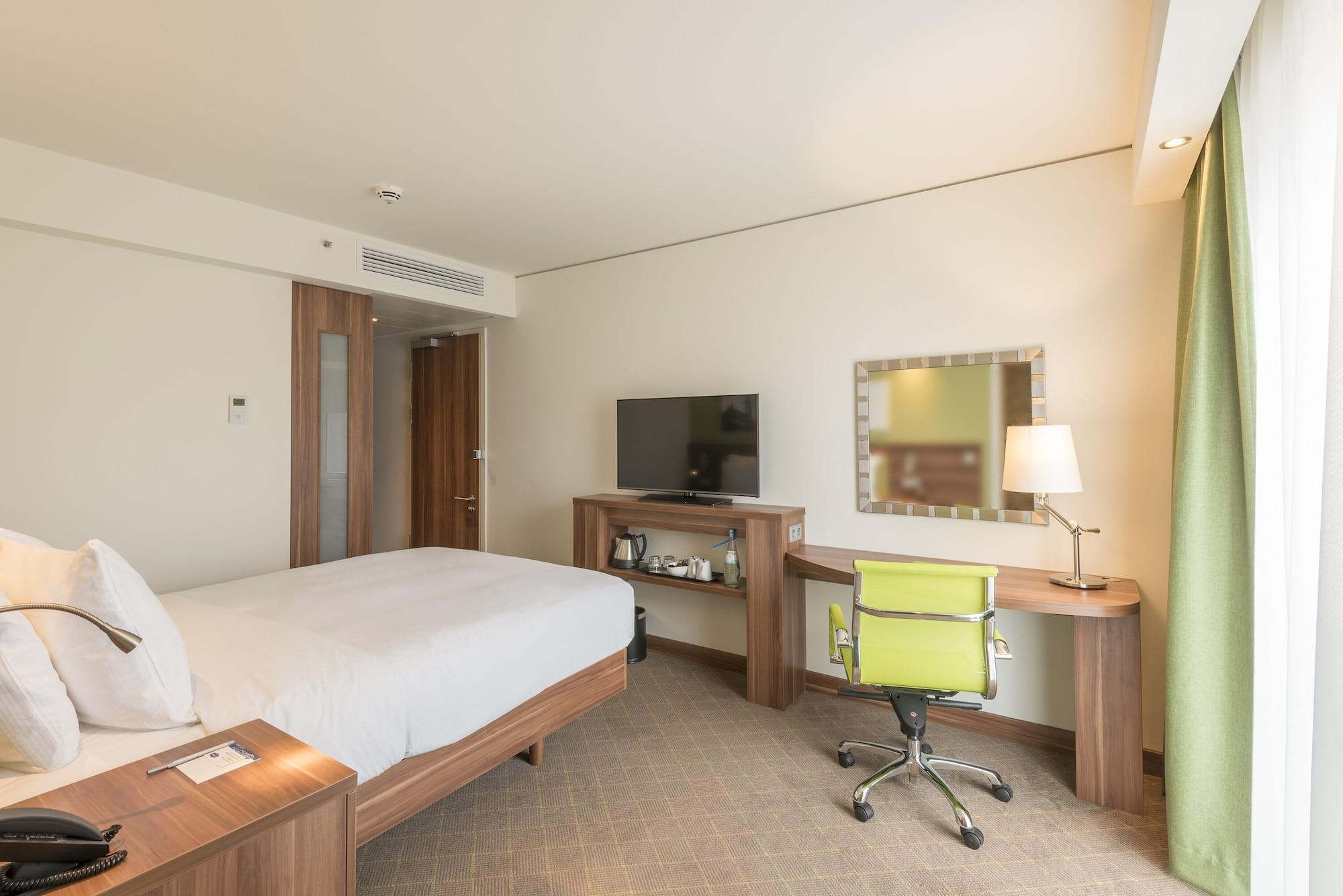 Hampton By Hilton Munich City West Екстериор снимка
