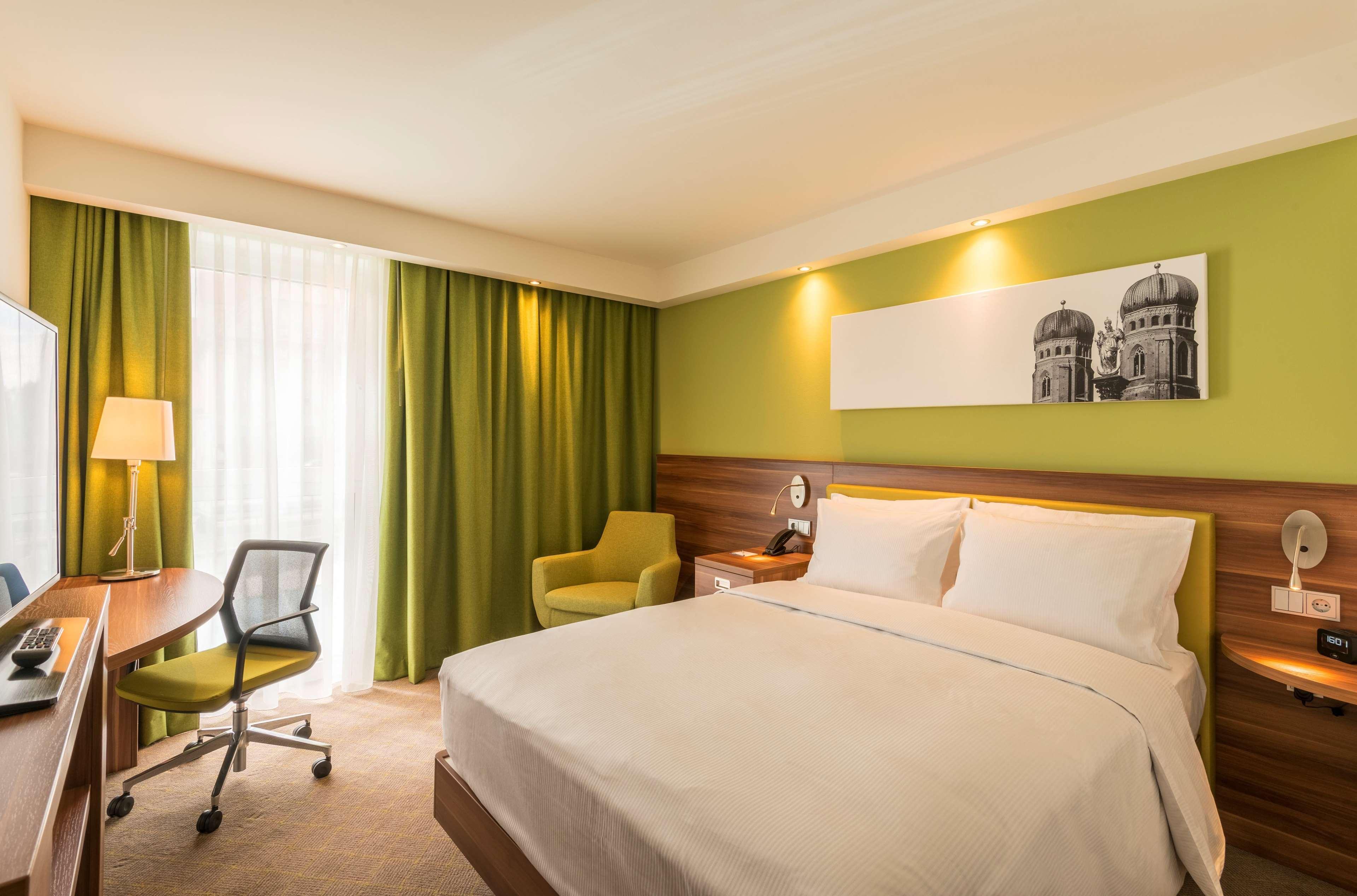 Hampton By Hilton Munich City West Hotel Екстериор снимка