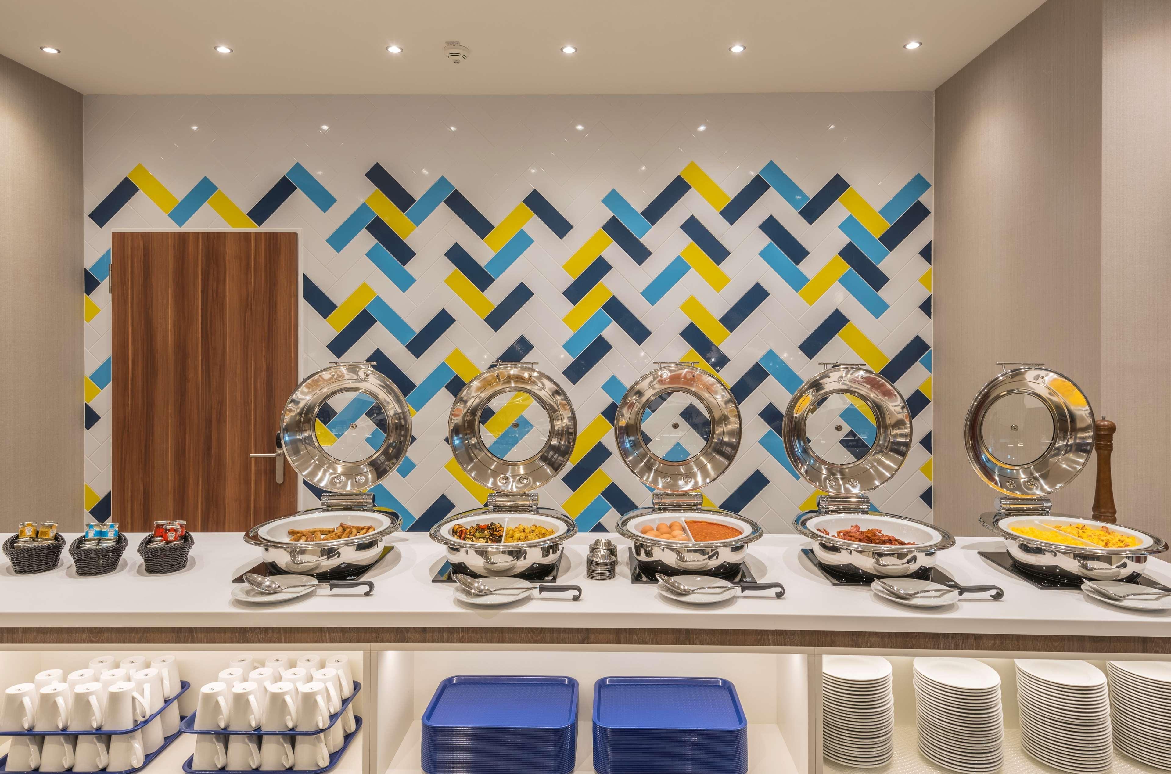 Hampton By Hilton Munich City West Екстериор снимка