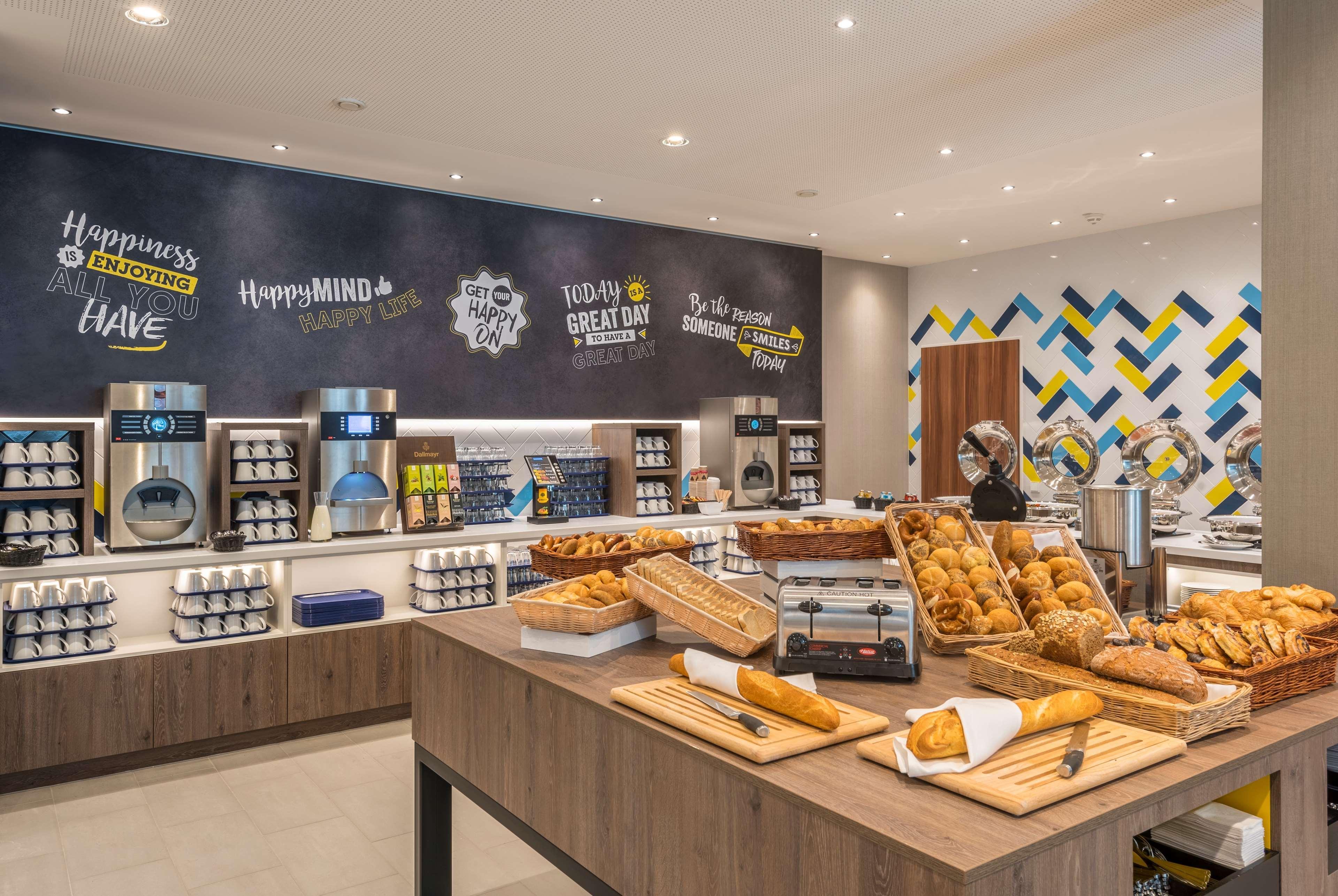 Hampton By Hilton Munich City West Екстериор снимка