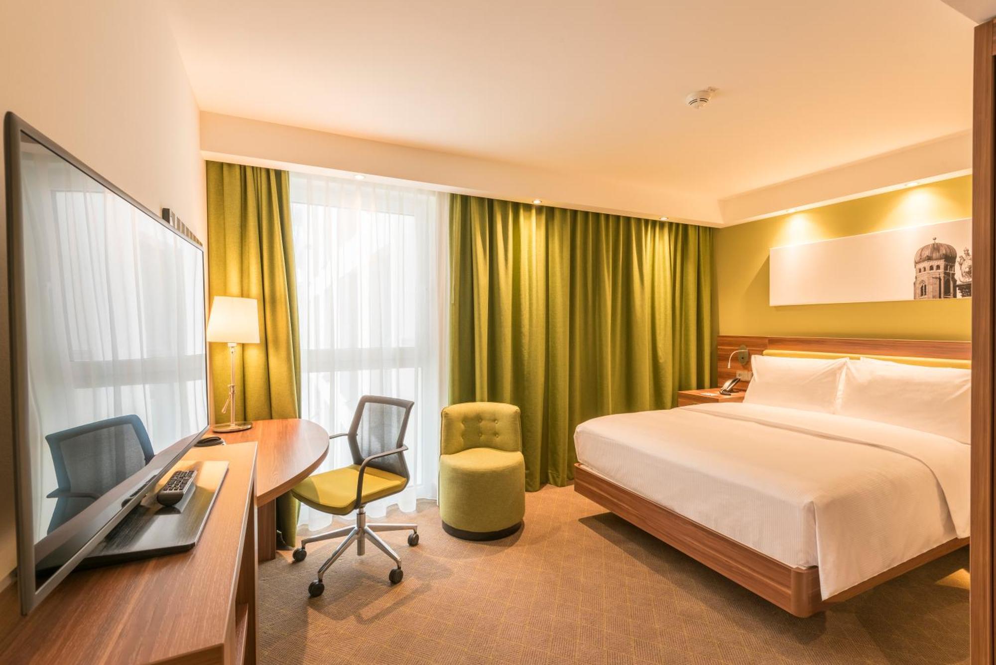 Hampton By Hilton Munich City West Hotel Екстериор снимка