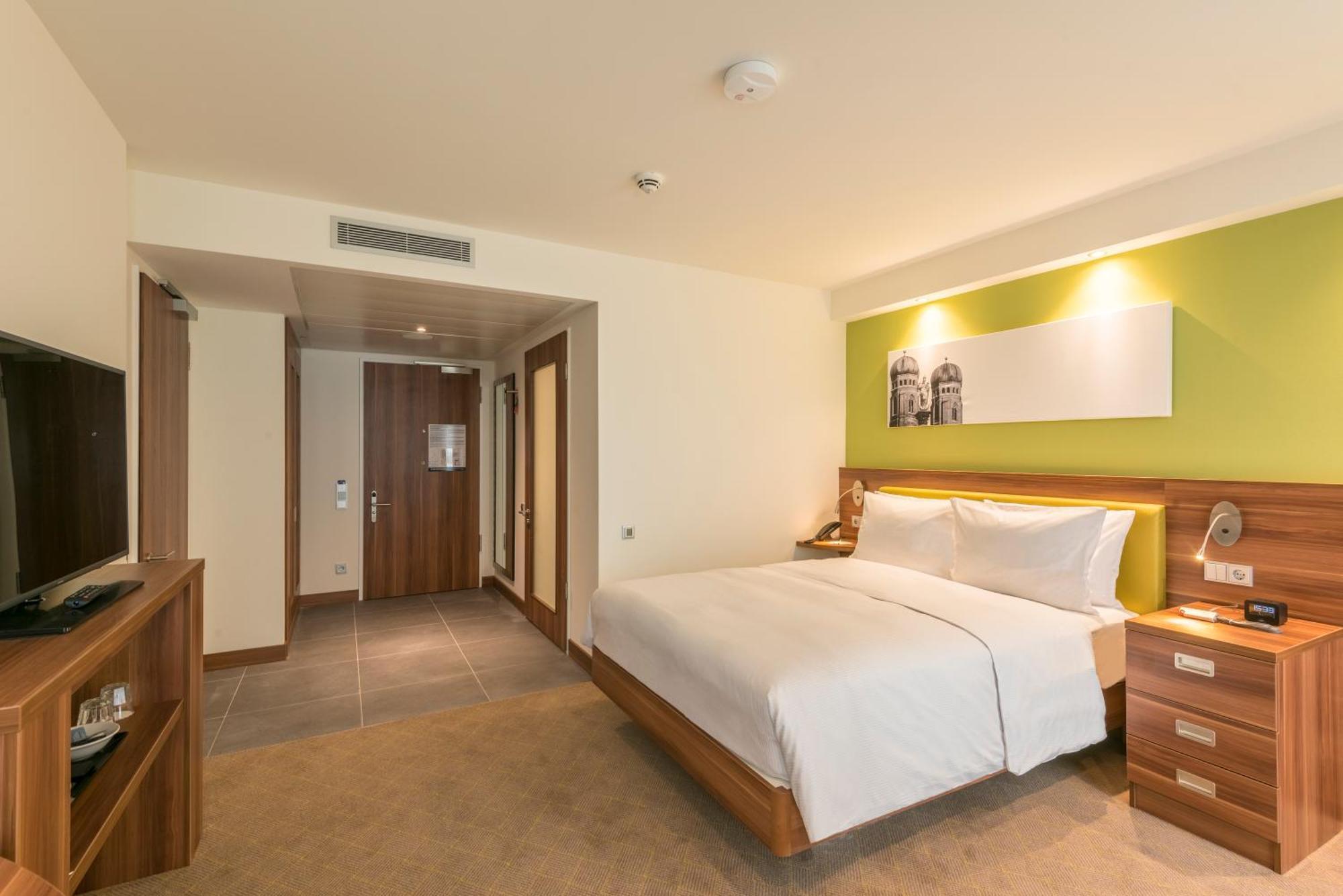 Hampton By Hilton Munich City West Екстериор снимка
