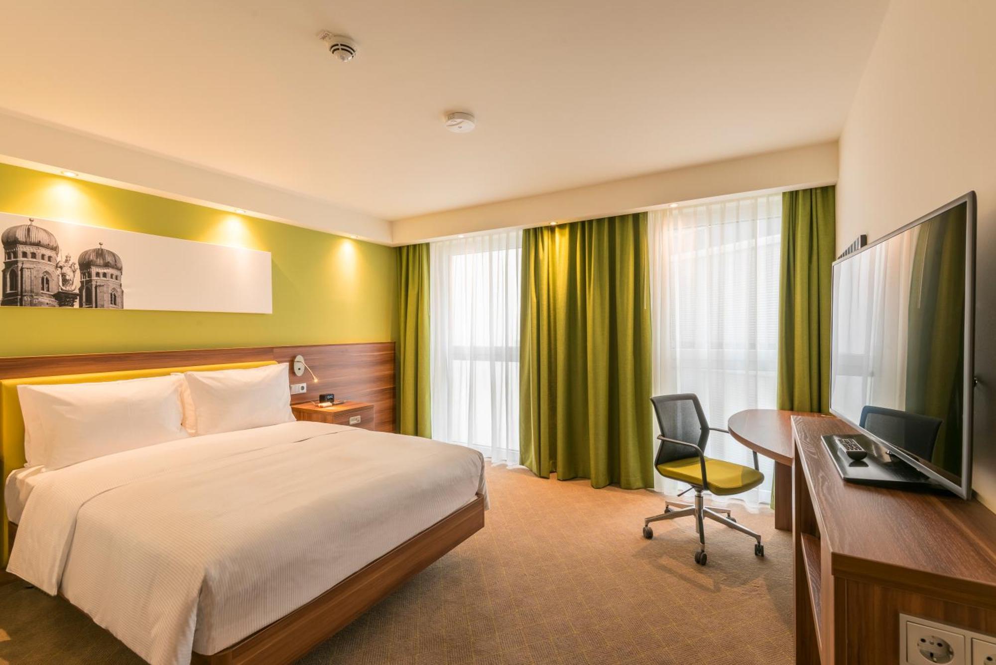 Hampton By Hilton Munich City West Екстериор снимка
