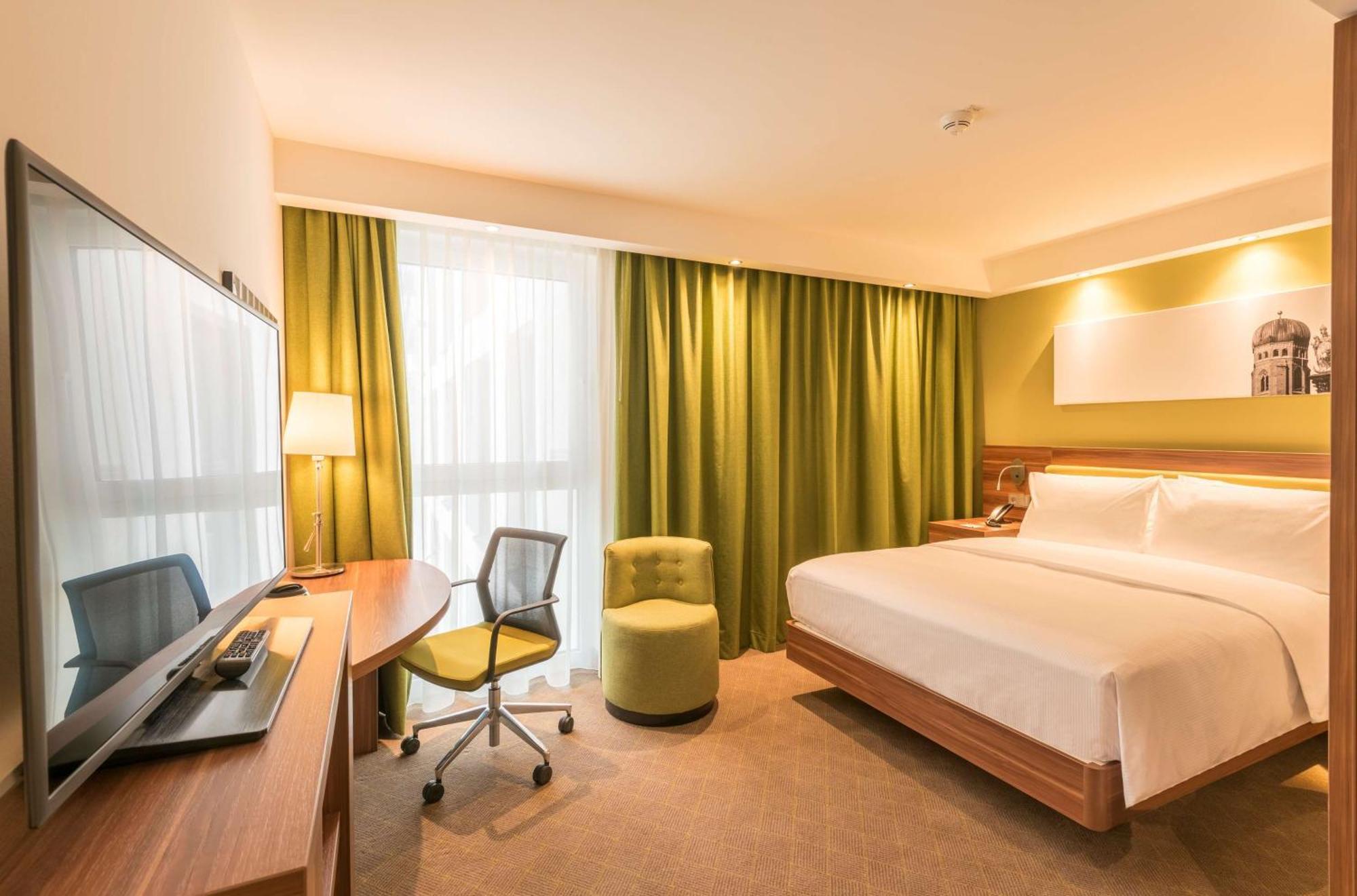 Hampton By Hilton Munich City West Hotel Екстериор снимка