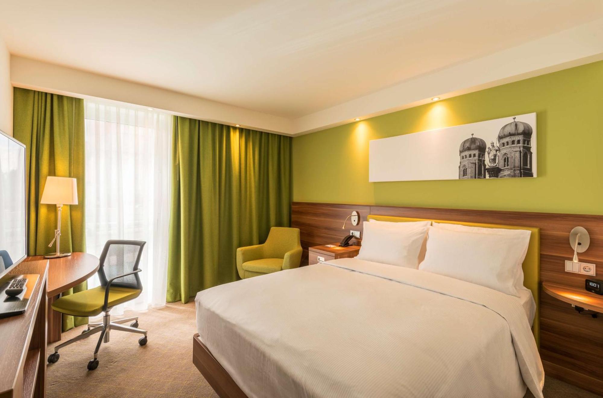 Hampton By Hilton Munich City West Hotel Екстериор снимка